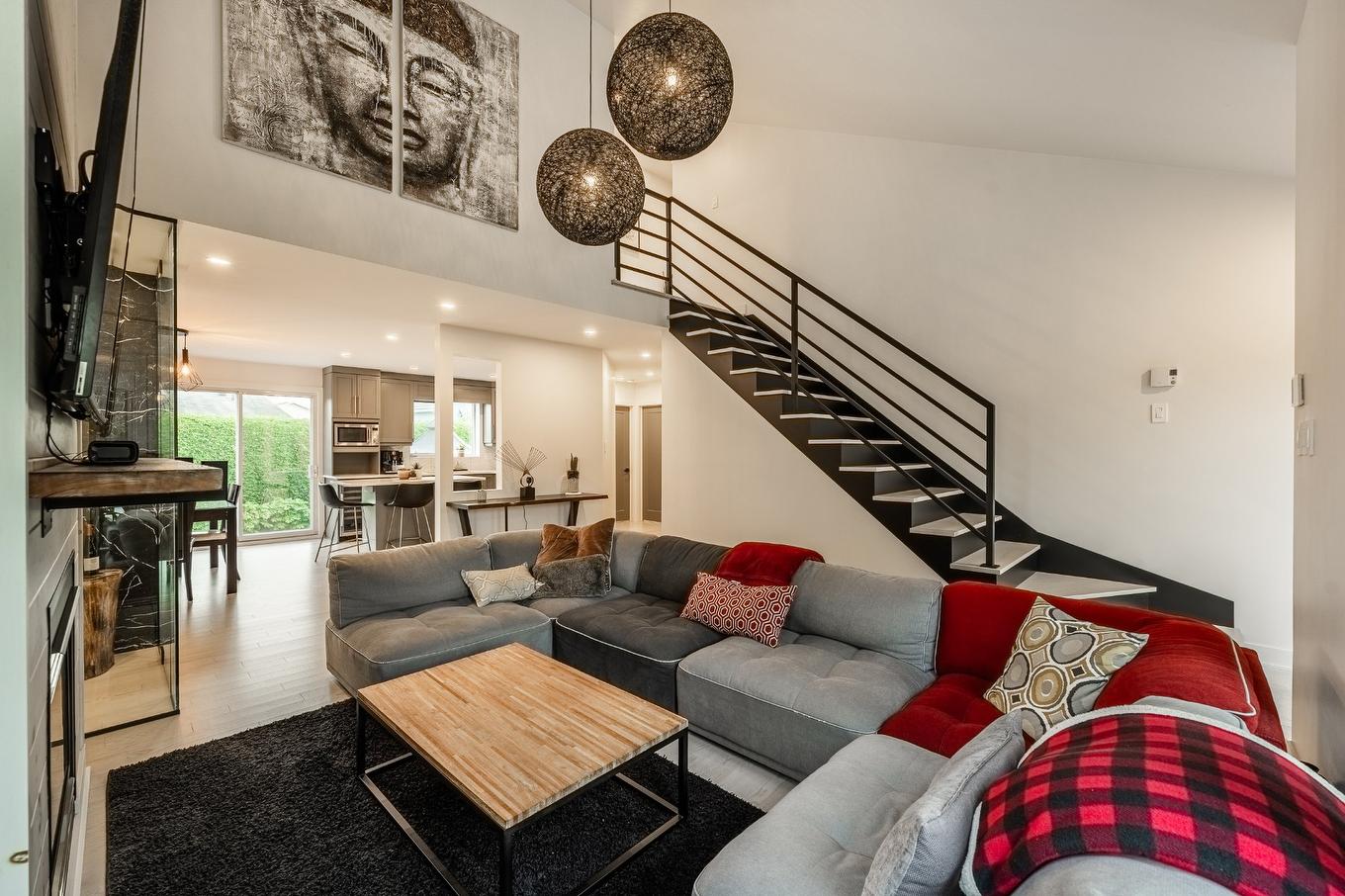 Salon - 15 Rue Besset, Saint-Mathias-Sur-Richelieu, QC - Indoor Photo Showing Living Room