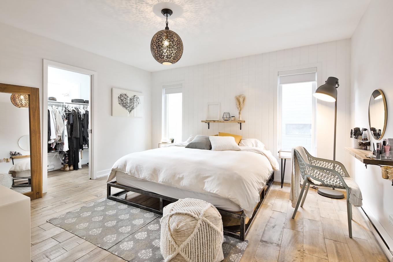 Primary bedroom - 32 Rue Des Plaines, Saint-Jean-Sur-Richelieu, QC - Indoor Photo Showing Bedroom