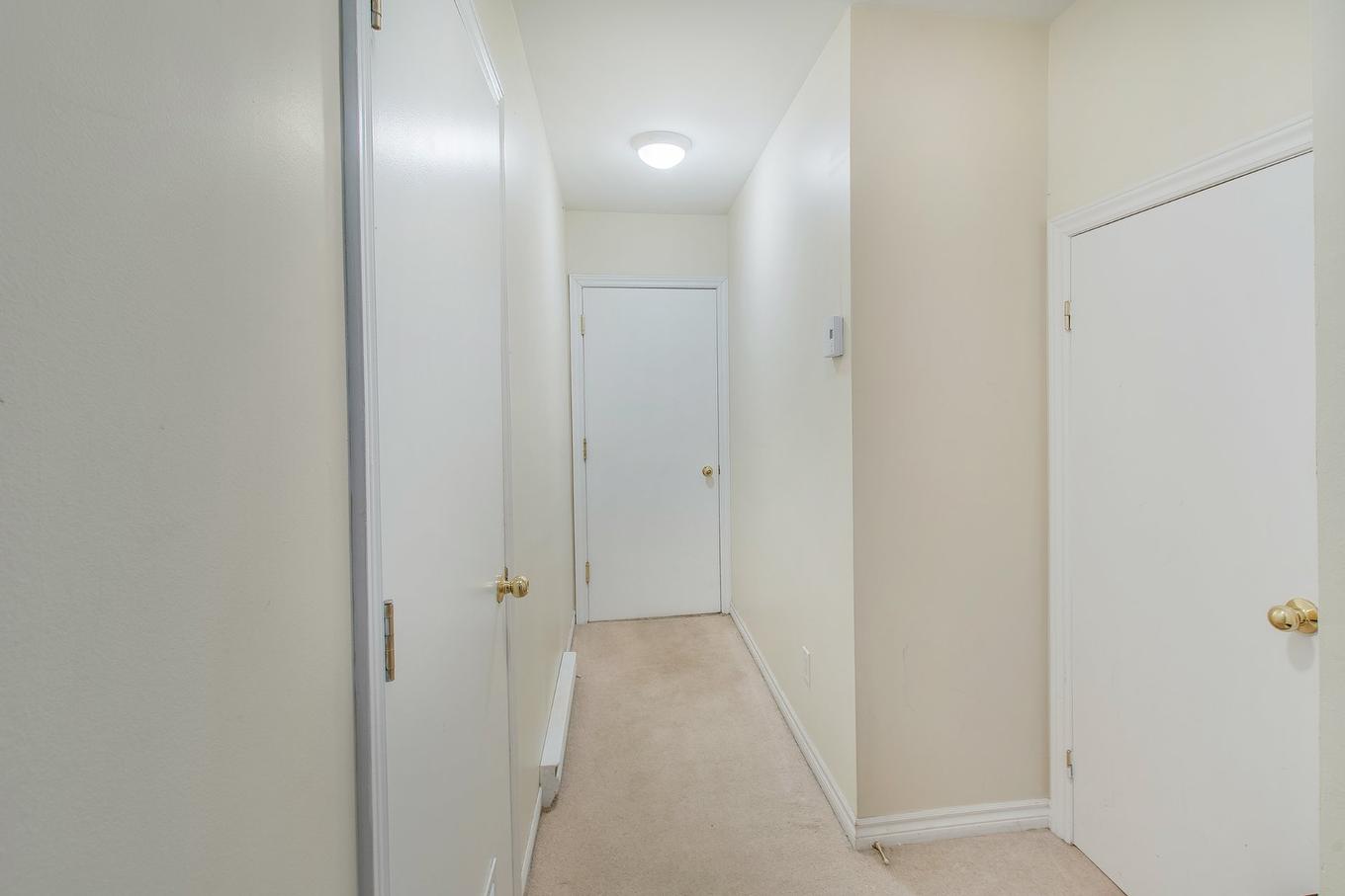 Passageway - 4727 Crois. Des Îles, Laval (Chomedey), QC - Indoor Photo Showing Other Room