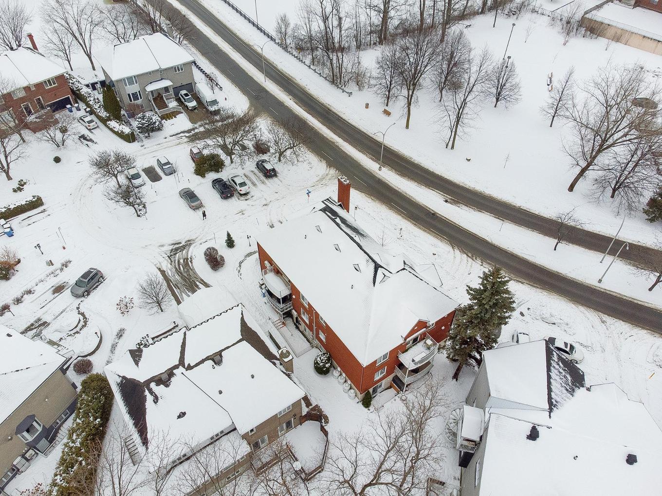 Aerial photo - 4727 Crois. Des Îles, Laval (Chomedey), QC - Outdoor With View