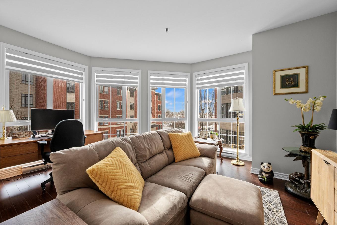 Salon - 212-110 Av. Du Golf, La Prairie, QC - Indoor Photo Showing Living Room