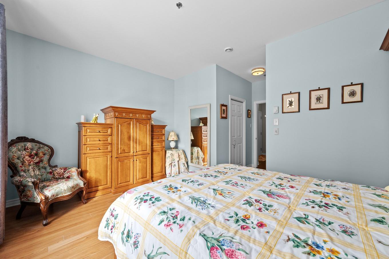 Chambre à coucher principale - 212-110 Av. Du Golf, La Prairie, QC - Indoor Photo Showing Bedroom