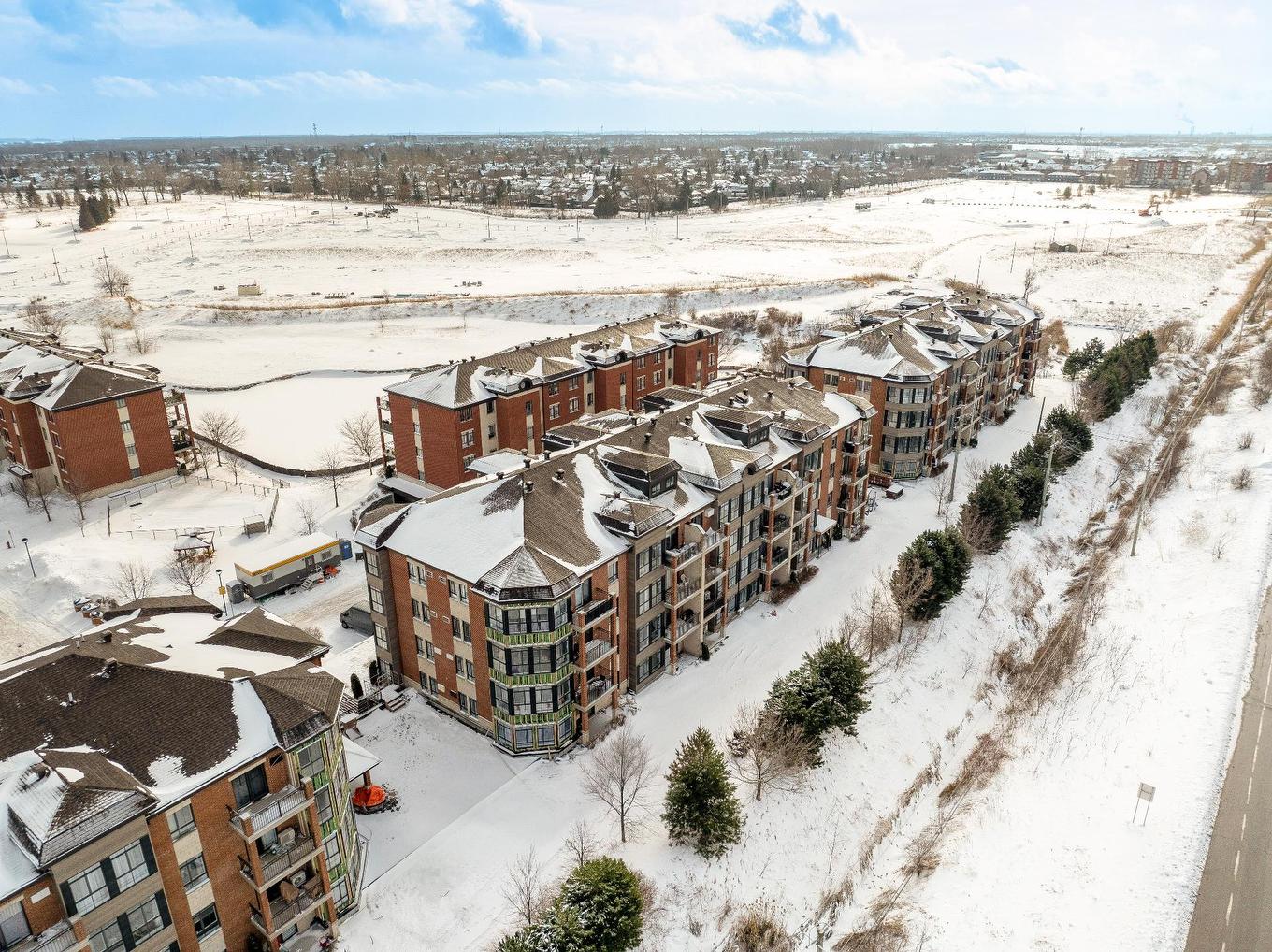 Photo aérienne - 212-110 Av. Du Golf, La Prairie, QC - Outdoor With View