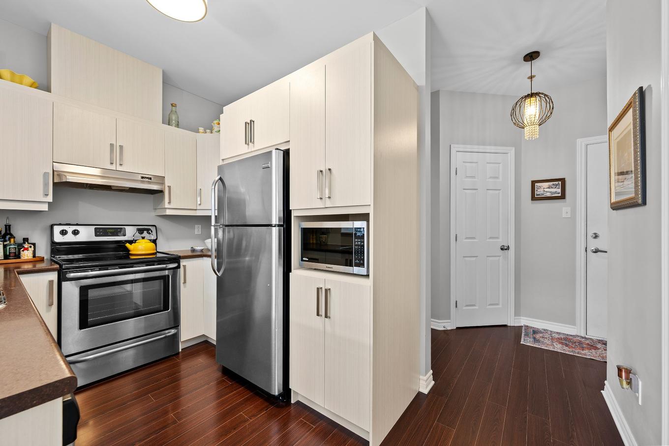 Cuisine - 212-110 Av. Du Golf, La Prairie, QC - Indoor Photo Showing Kitchen