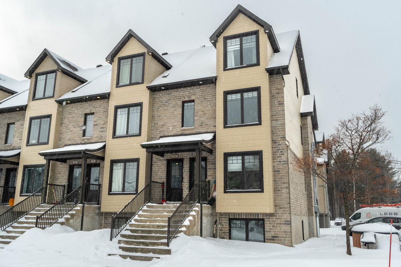 Exterior entrance - 208-18495 Rue J.-A.-Bombardier, Mirabel, QC - Outdoor With Facade