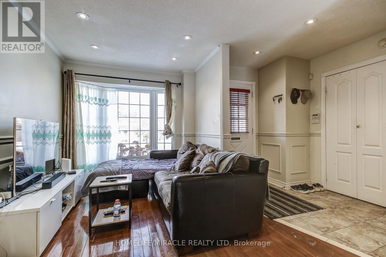 3124 Patrick Crescent, Mississauga, ON - Indoor