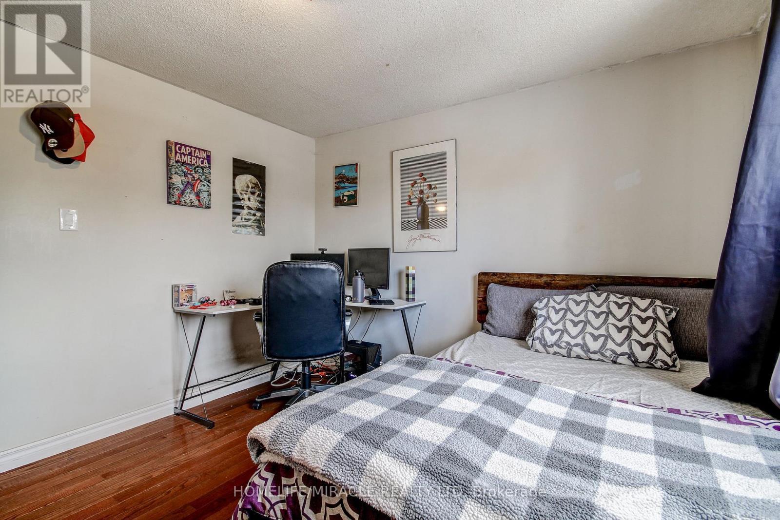 3124 Patrick Crescent, Mississauga, ON - Indoor Photo Showing Bedroom