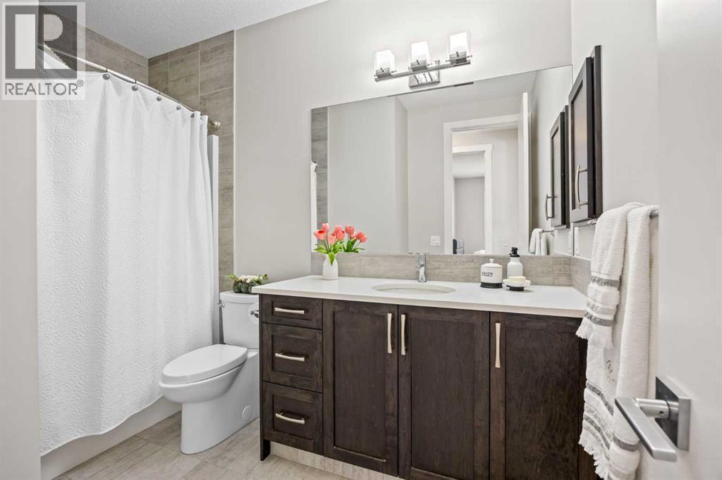 144 Legacy Mount Se, Calgary, AB - Indoor Photo Showing Bathroom
