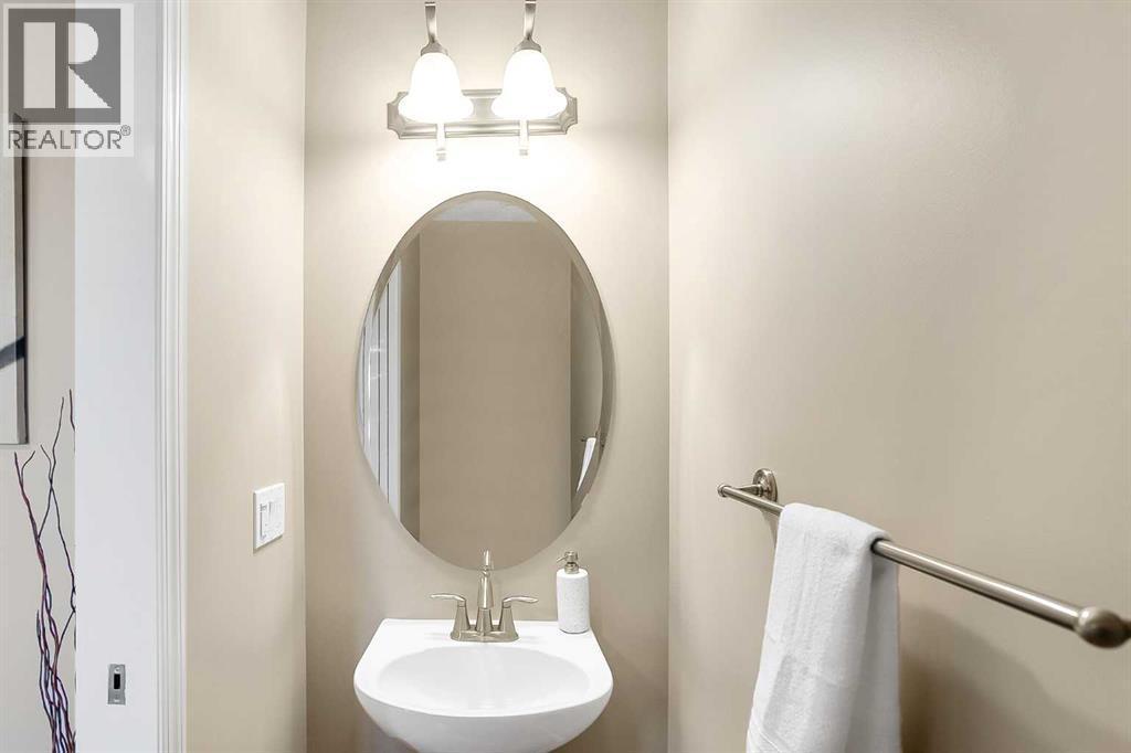 37 Silverado Saddle Avenue Sw, Calgary, AB - Indoor Photo Showing Bathroom