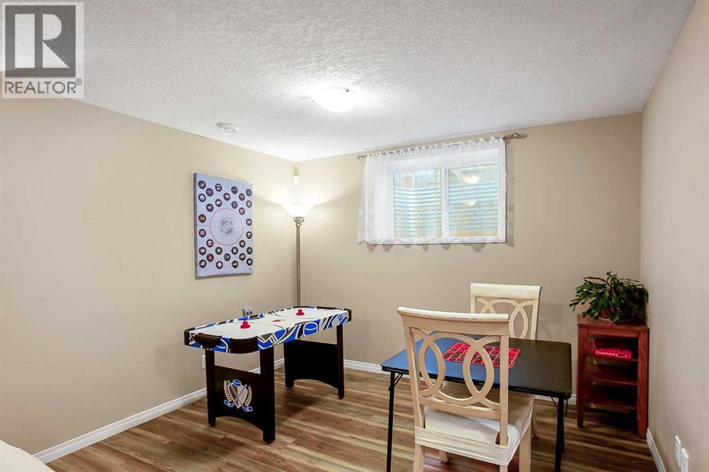 37 Silverado Saddle Avenue Sw, Calgary, AB - Indoor