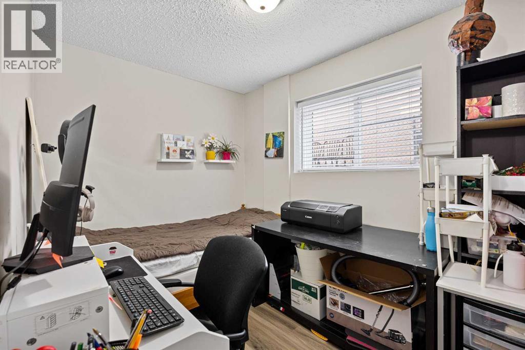 unit 3 bedroom 1 - 11254 6 Street Sw, Calgary, AB - Indoor Photo Showing Office