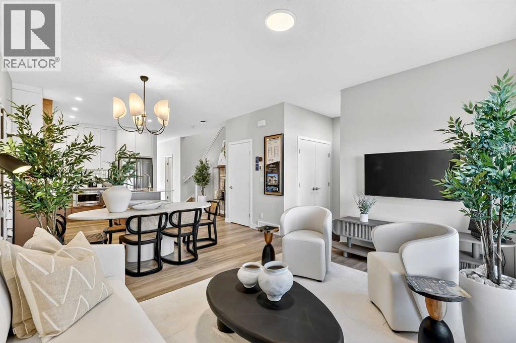 7079 Rangeview Avenue Se, Calgary, AB - Indoor