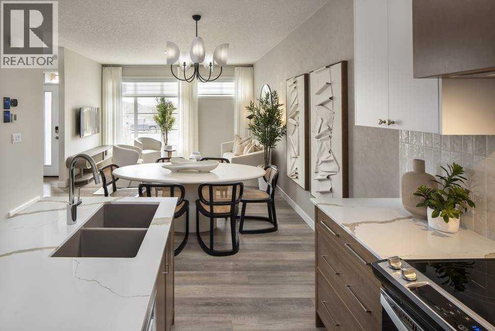 7079 Rangeview Avenue Se, Calgary, AB - Indoor