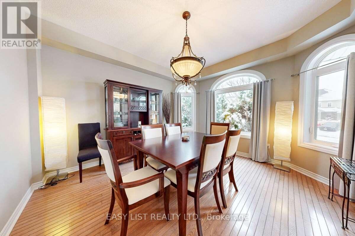 37 Nevada Crescent, Vaughan, ON - Indoor Photo Showing Dining Room