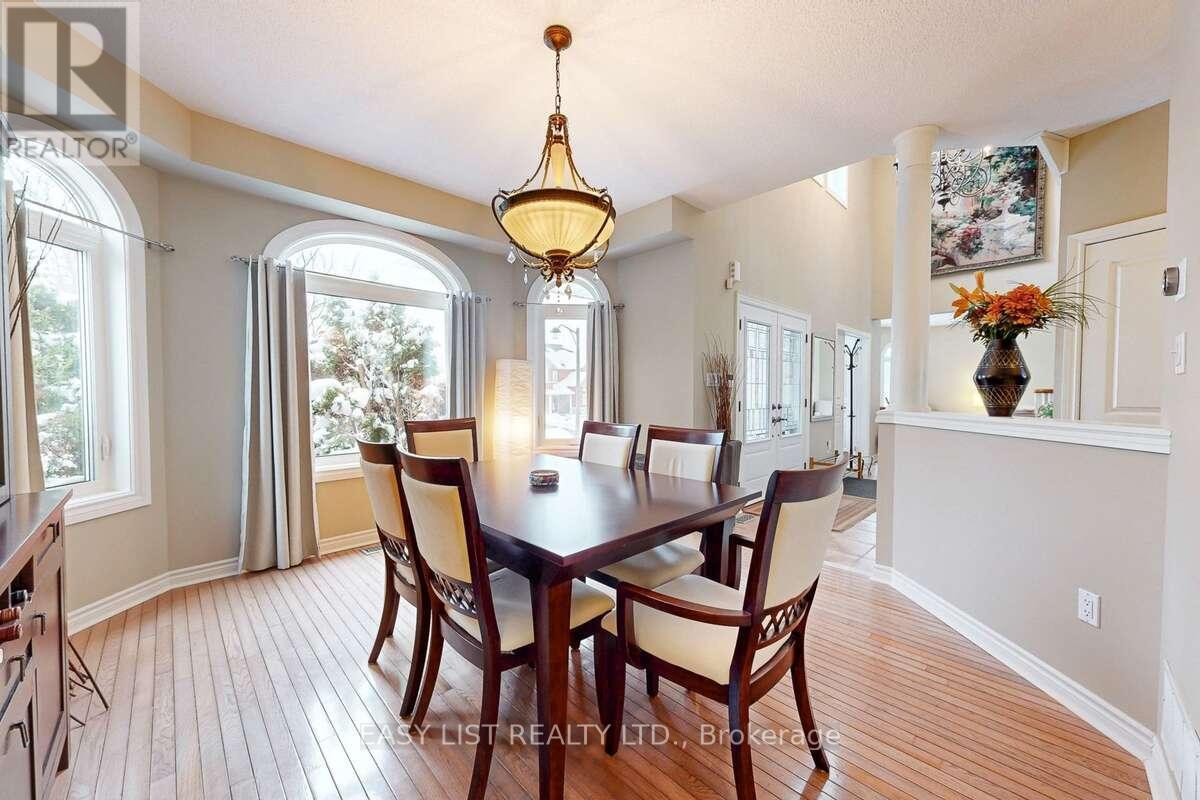 37 Nevada Crescent, Vaughan, ON - Indoor Photo Showing Dining Room