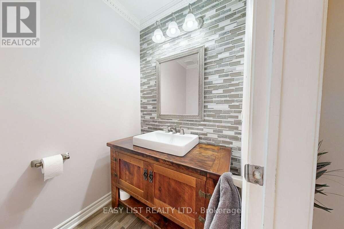 37 Nevada Crescent, Vaughan, ON - Indoor Photo Showing Bathroom