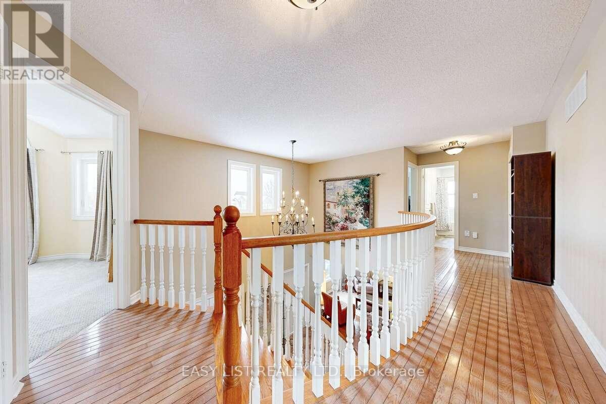 37 Nevada Crescent, Vaughan, ON - Indoor Photo Showing Other Room