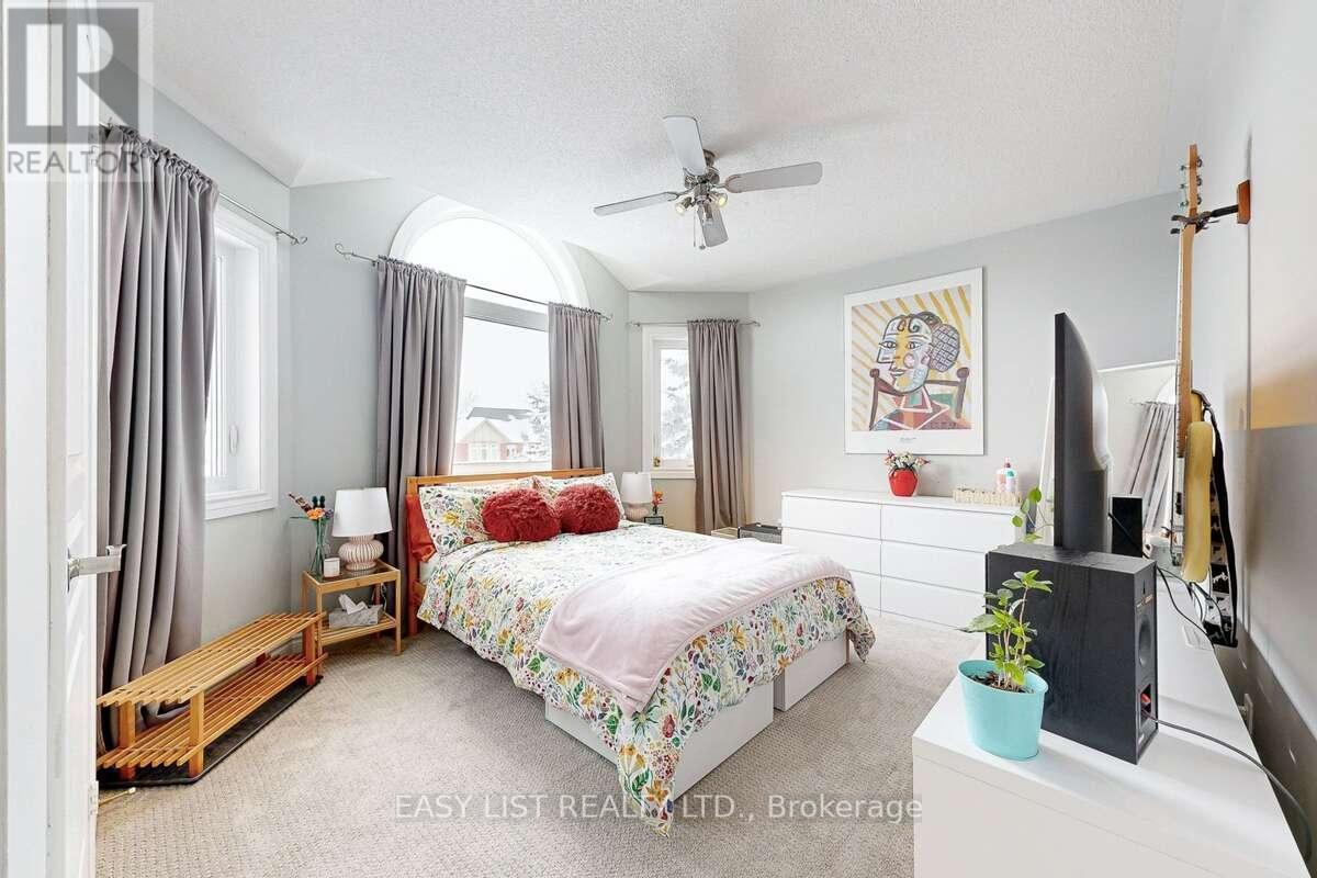 37 Nevada Crescent, Vaughan, ON - Indoor Photo Showing Bedroom