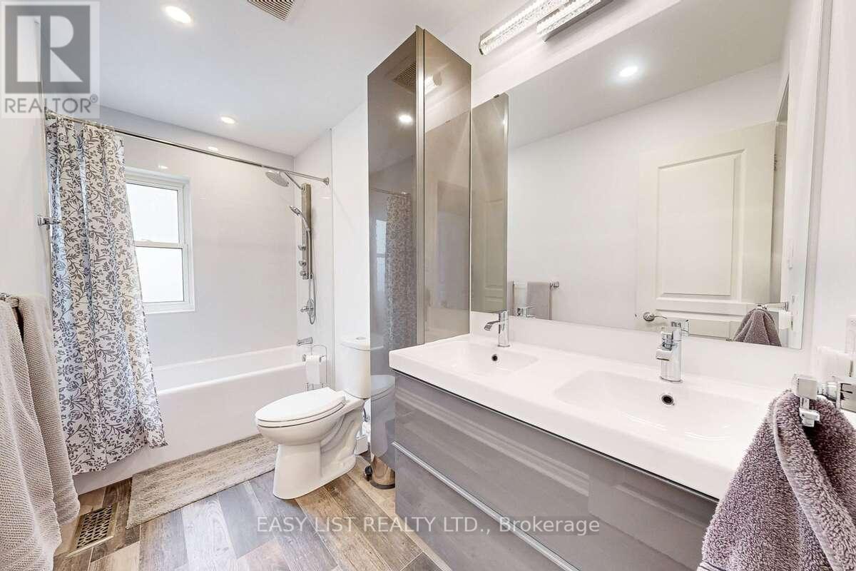 37 Nevada Crescent, Vaughan, ON - Indoor Photo Showing Bathroom