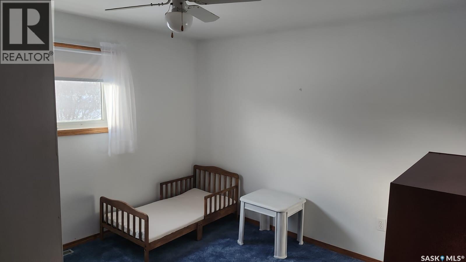 524 Boscurvis Avenue, Oxbow, SK - Indoor Photo Showing Bedroom