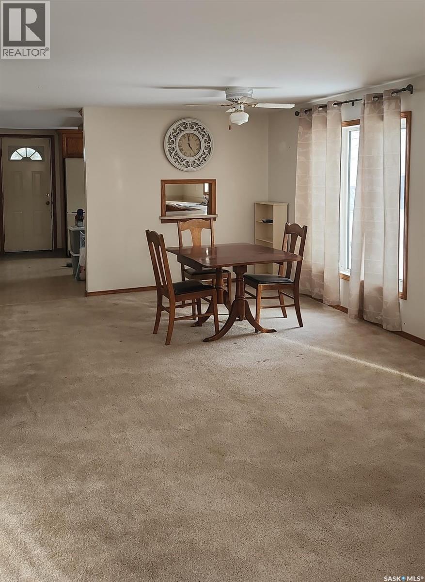 524 Boscurvis Avenue, Oxbow, SK - Indoor Photo Showing Dining Room