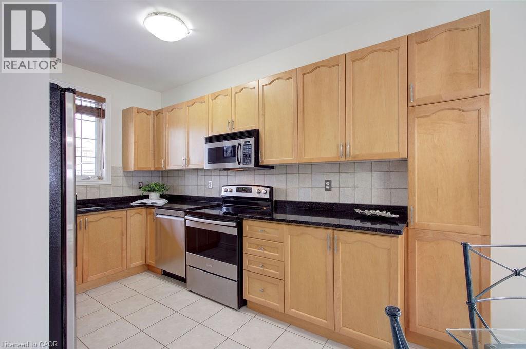 2446 Sutton Drive, Burlington, ON - Indoor Photo Showing Kitchen