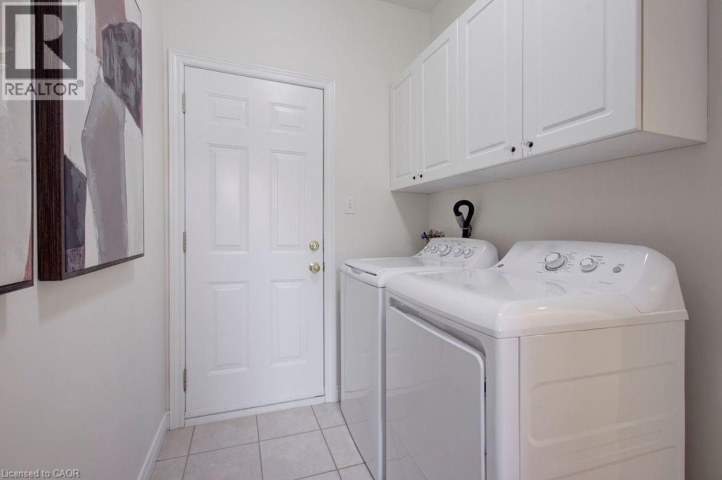 2446 Sutton Drive, Burlington, ON - Indoor Photo Showing Laundry Room