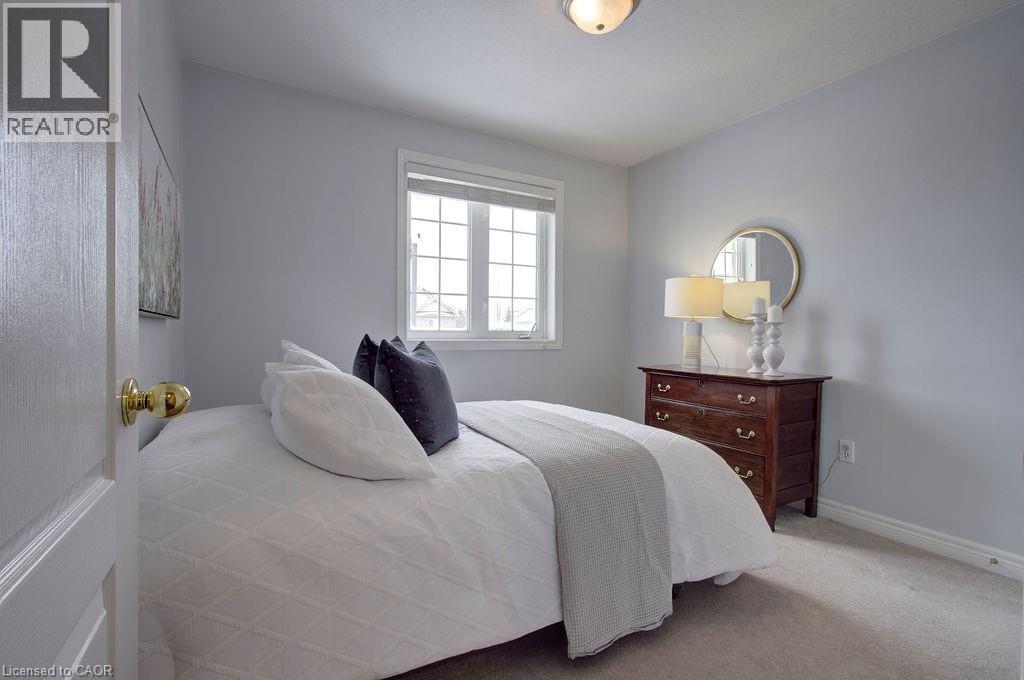 2446 Sutton Drive, Burlington, ON - Indoor Photo Showing Bedroom