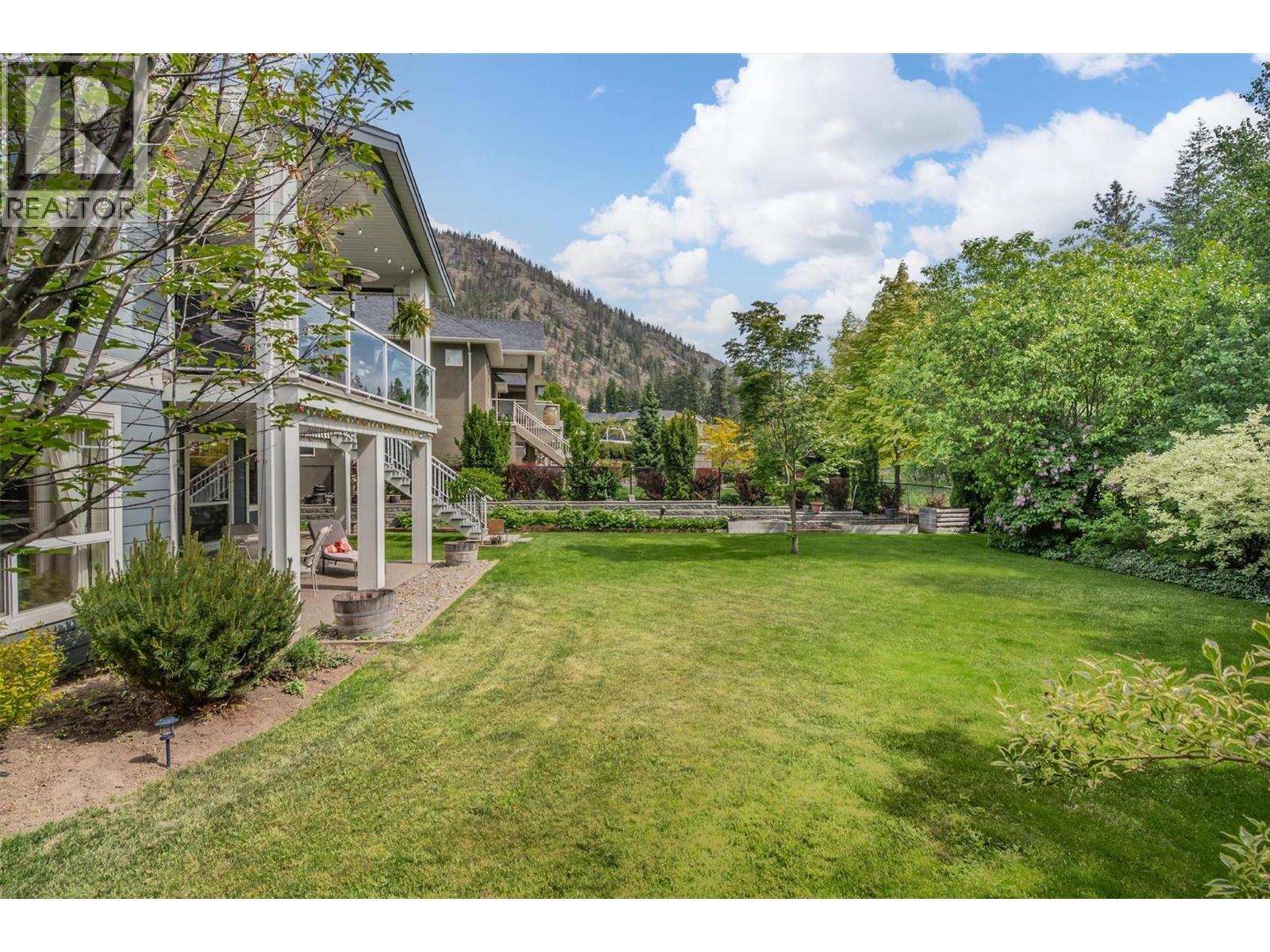 2423 Paramount Drive, West Kelowna, BC - Outdoor