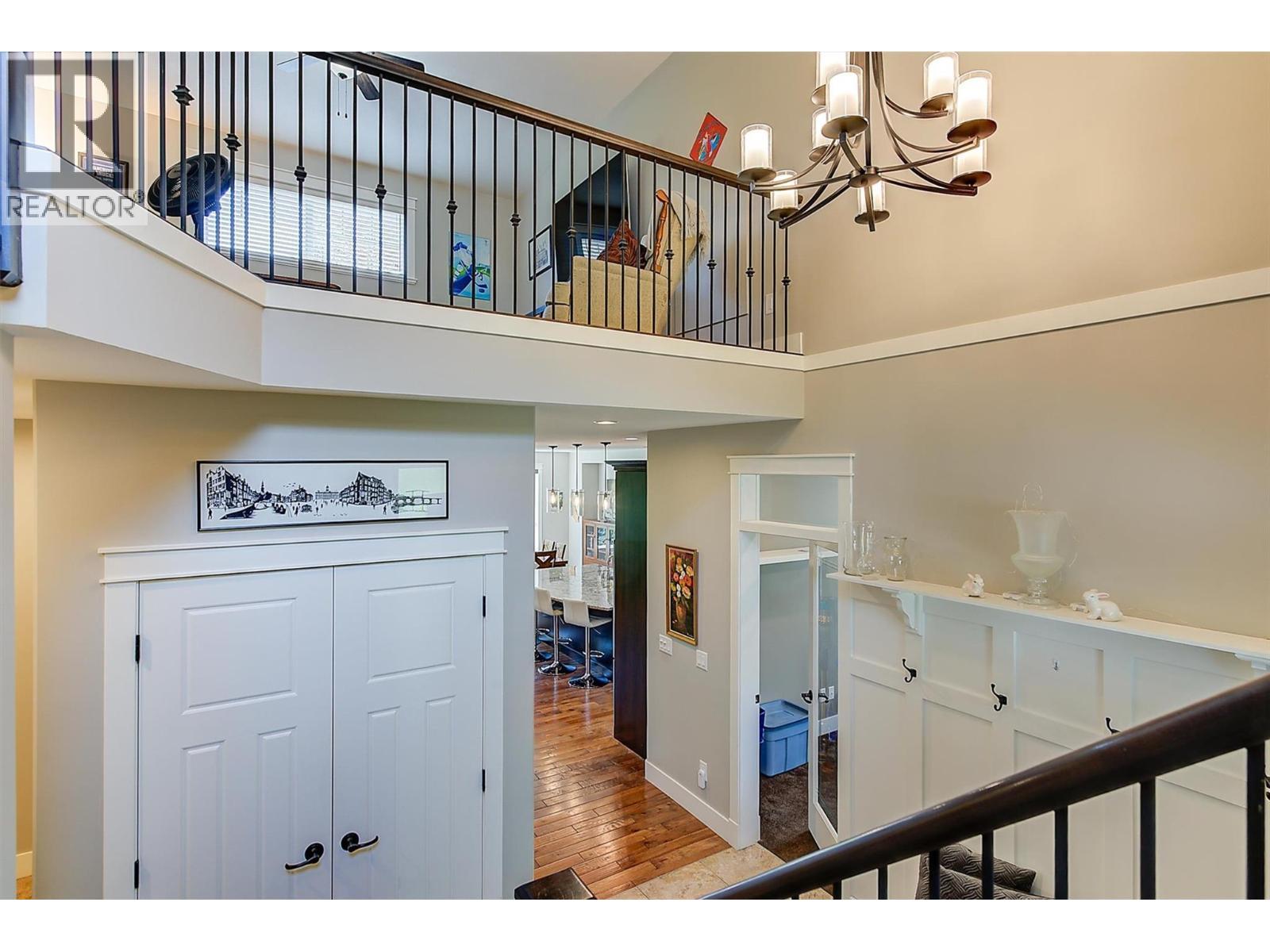 2423 Paramount Drive, West Kelowna, BC - Indoor Photo Showing Other Room