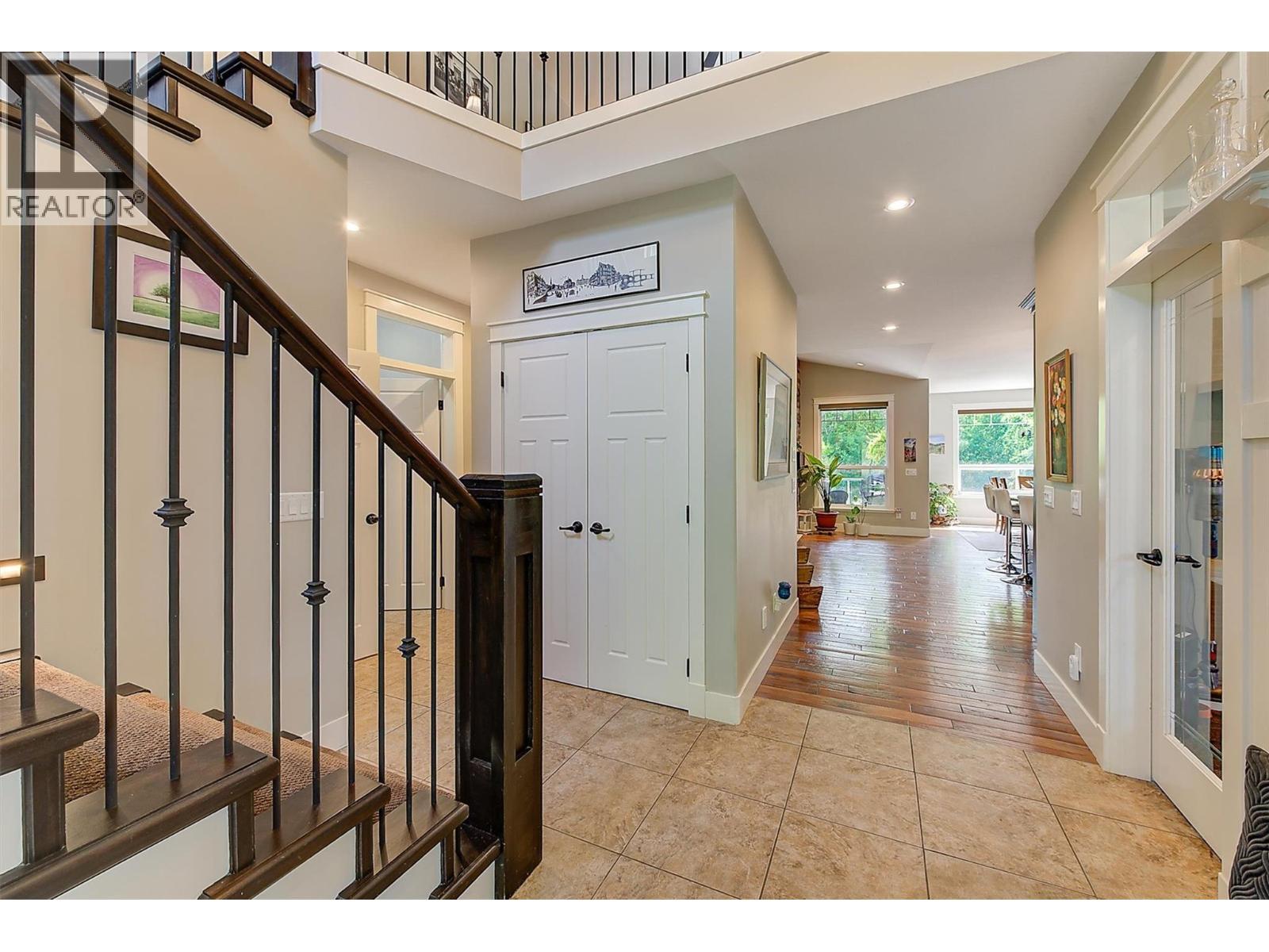 2423 Paramount Drive, West Kelowna, BC - Indoor Photo Showing Other Room