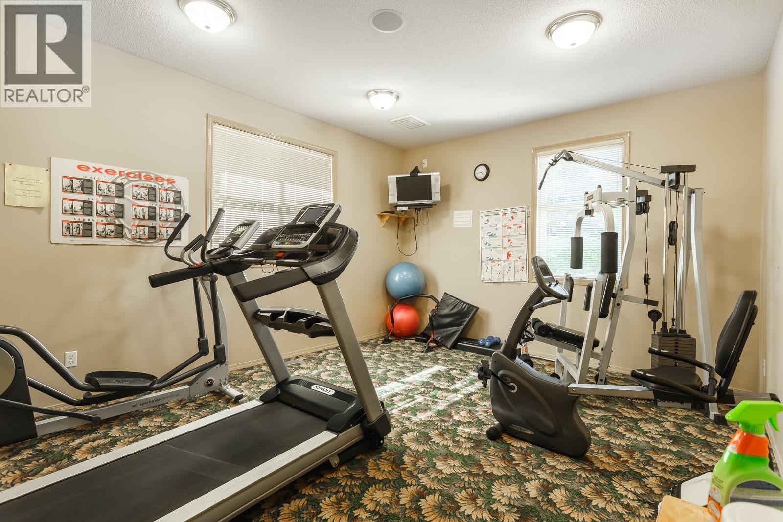 555 Houghton Road Unit# 206, Kelowna, BC - Indoor Photo Showing Gym Room