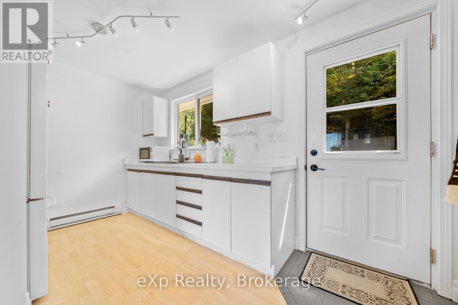 4 Fire Route 140 (Turtle Lane) Lane, Mckellar, ON - Indoor Photo Showing Bathroom