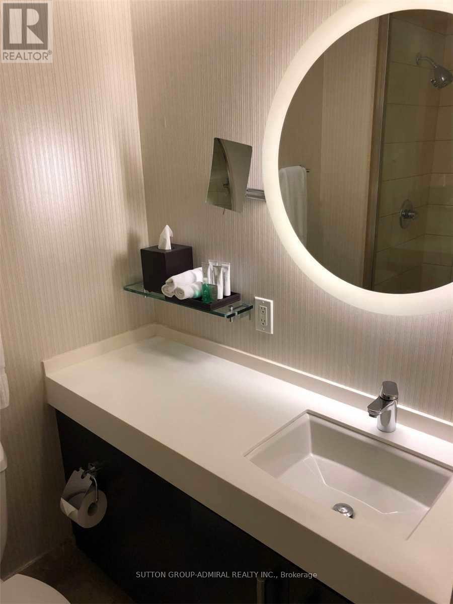 723 - 1 King Street W, Toronto, ON - Indoor Photo Showing Bathroom