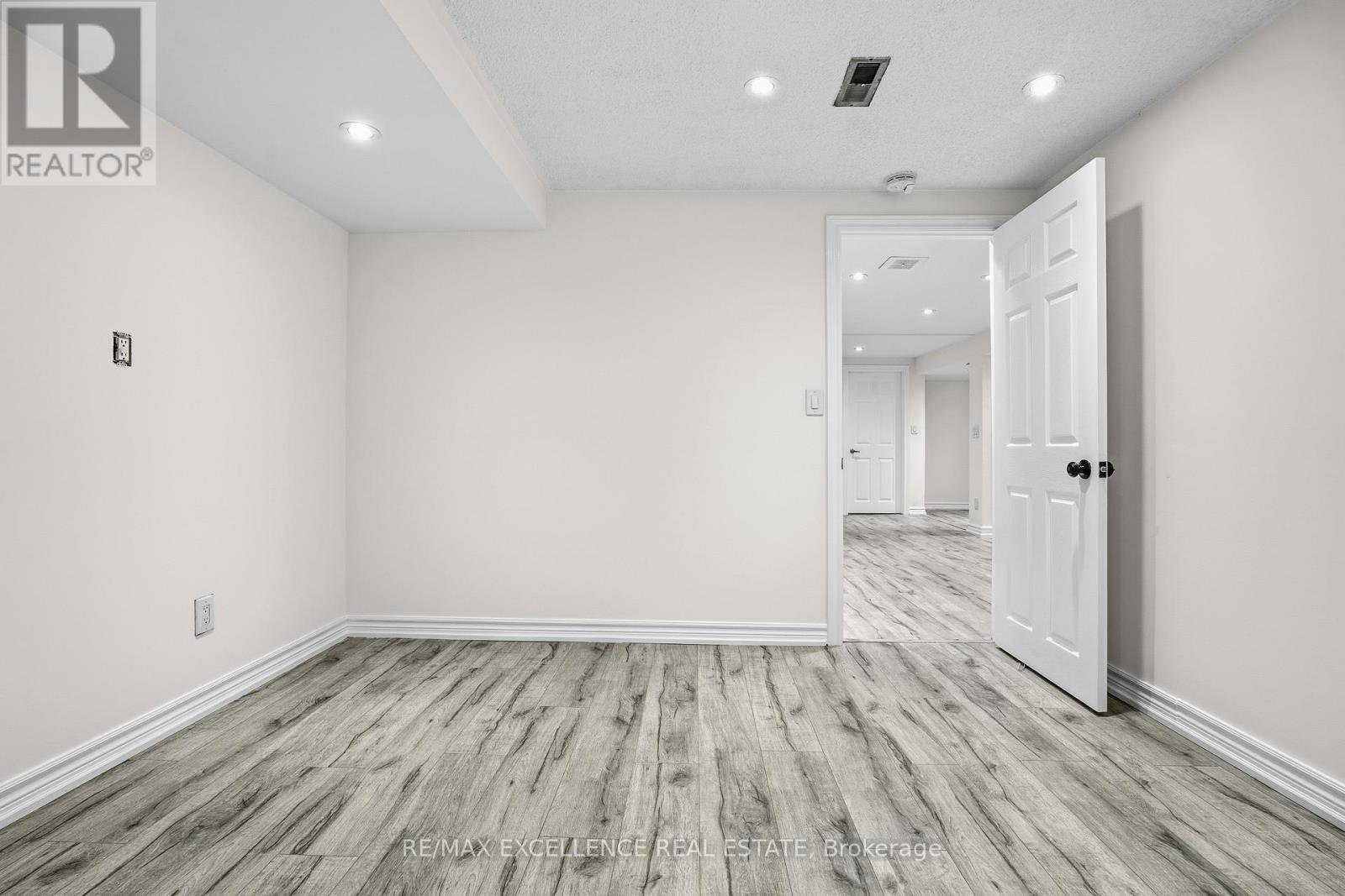 45 Stevenson Road N, Oshawa, ON - Indoor Photo Showing Other Room