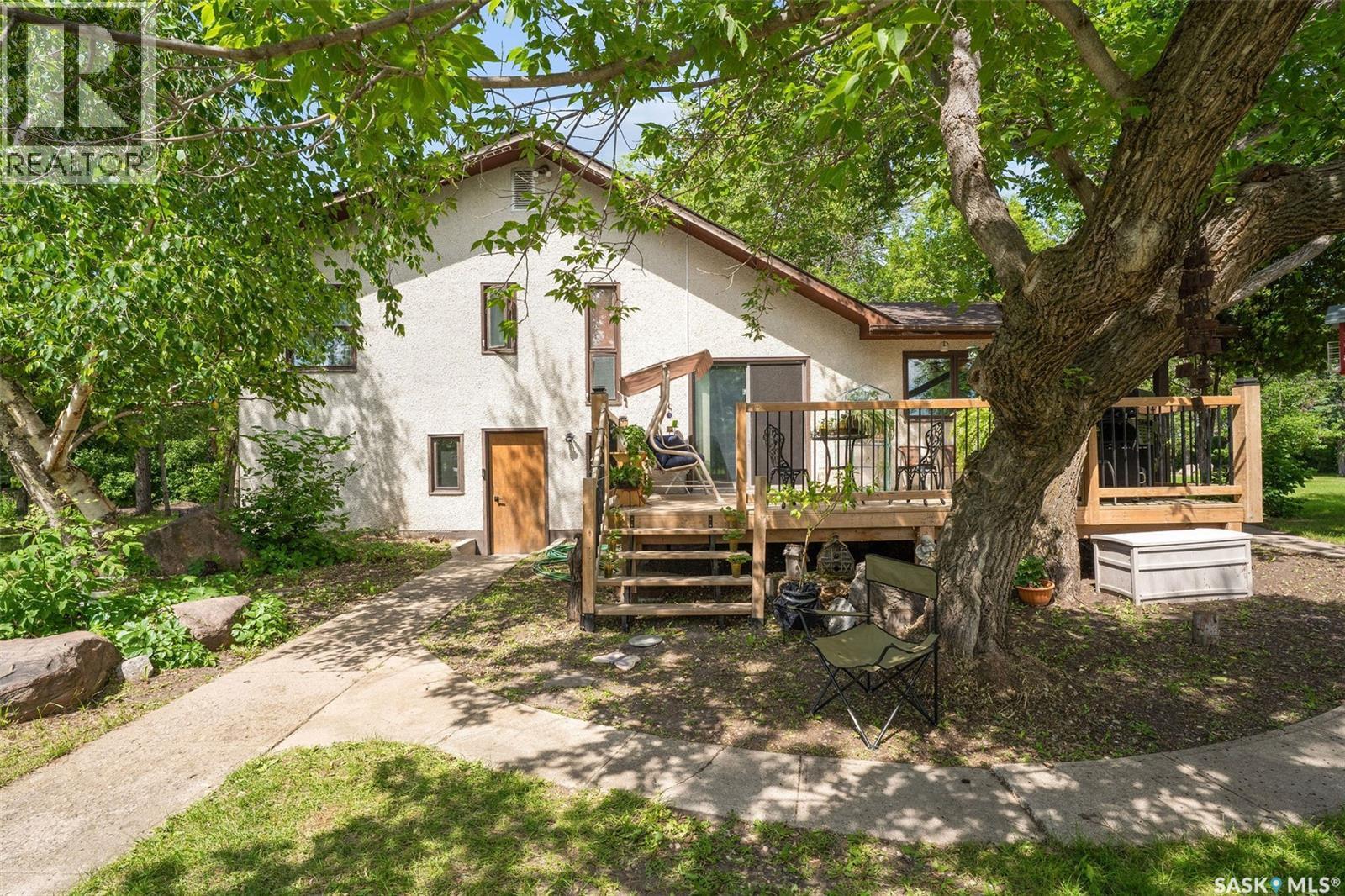 Norman And Maxine Gierl Yard Site, Leroy Rm No. 339, SK - Outdoor