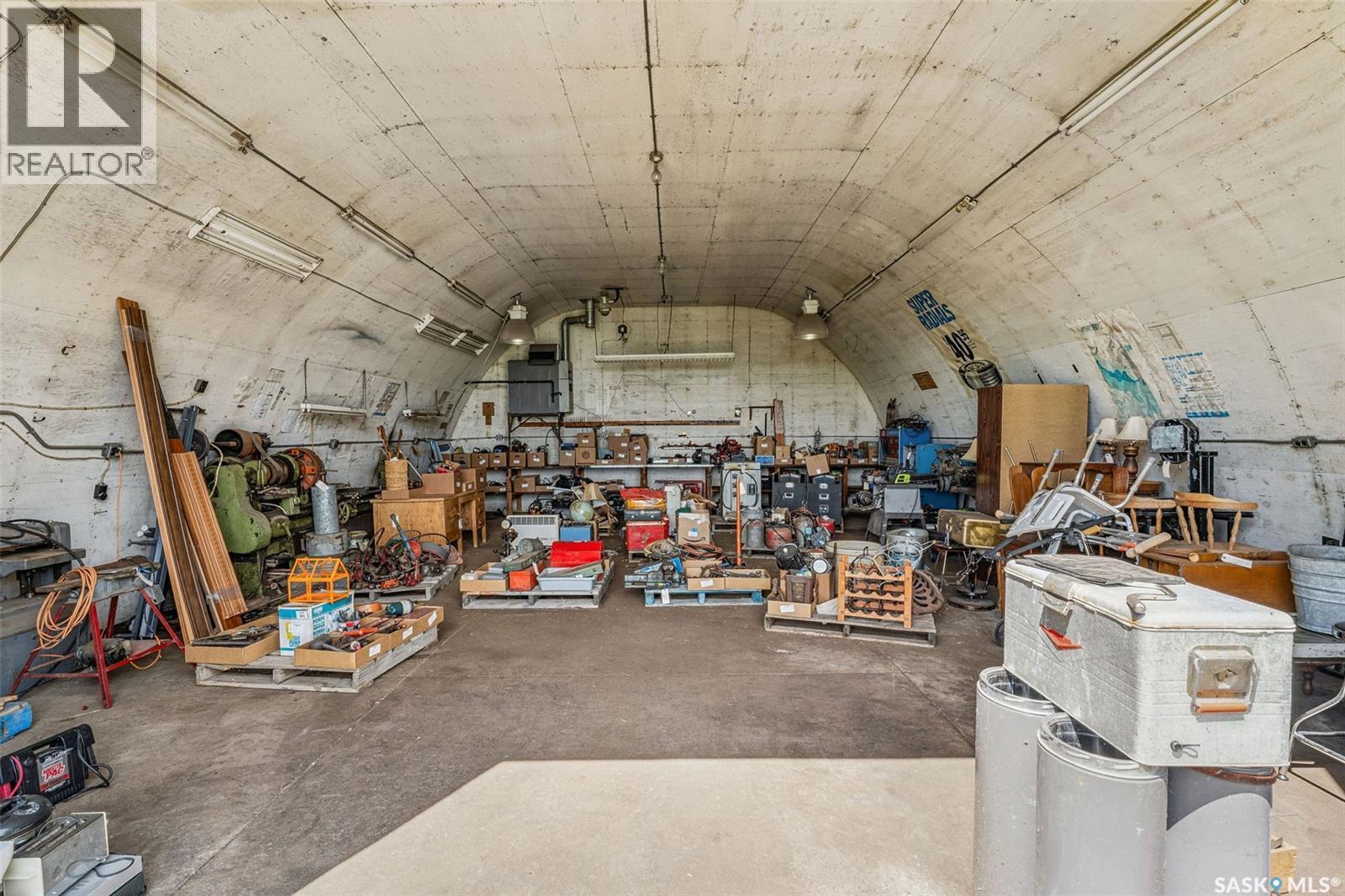 Norman And Maxine Gierl Yard Site, Leroy Rm No. 339, SK - Indoor Photo Showing Garage