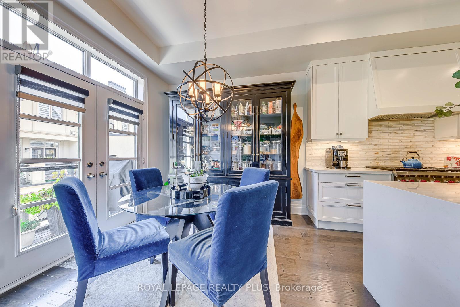 221 Hanover Street, Oakville, ON - Indoor