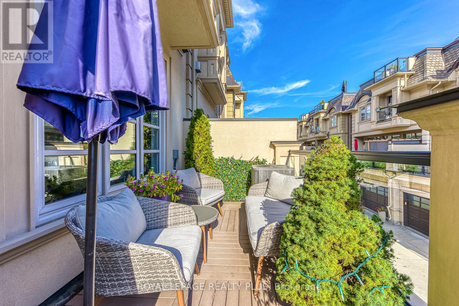 221 Hanover Street, Oakville, ON - Outdoor