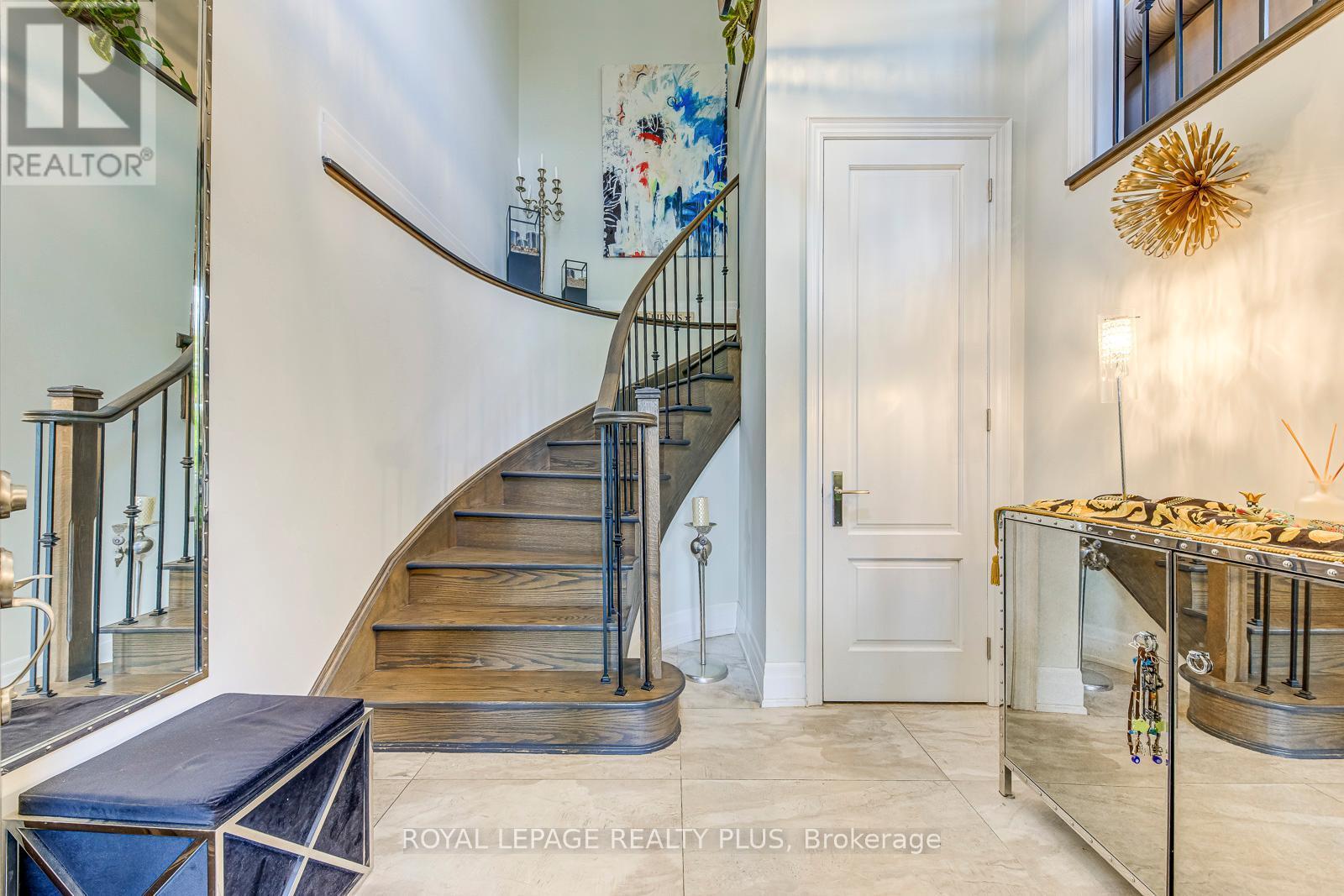 221 Hanover Street, Oakville, ON - Indoor Photo Showing Other Room