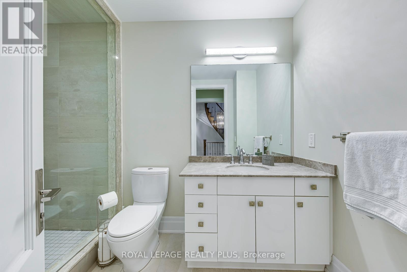 221 Hanover Street, Oakville, ON - Indoor Photo Showing Bathroom
