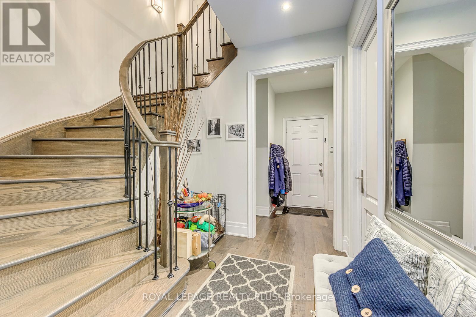 221 Hanover Street, Oakville, ON - Indoor Photo Showing Other Room