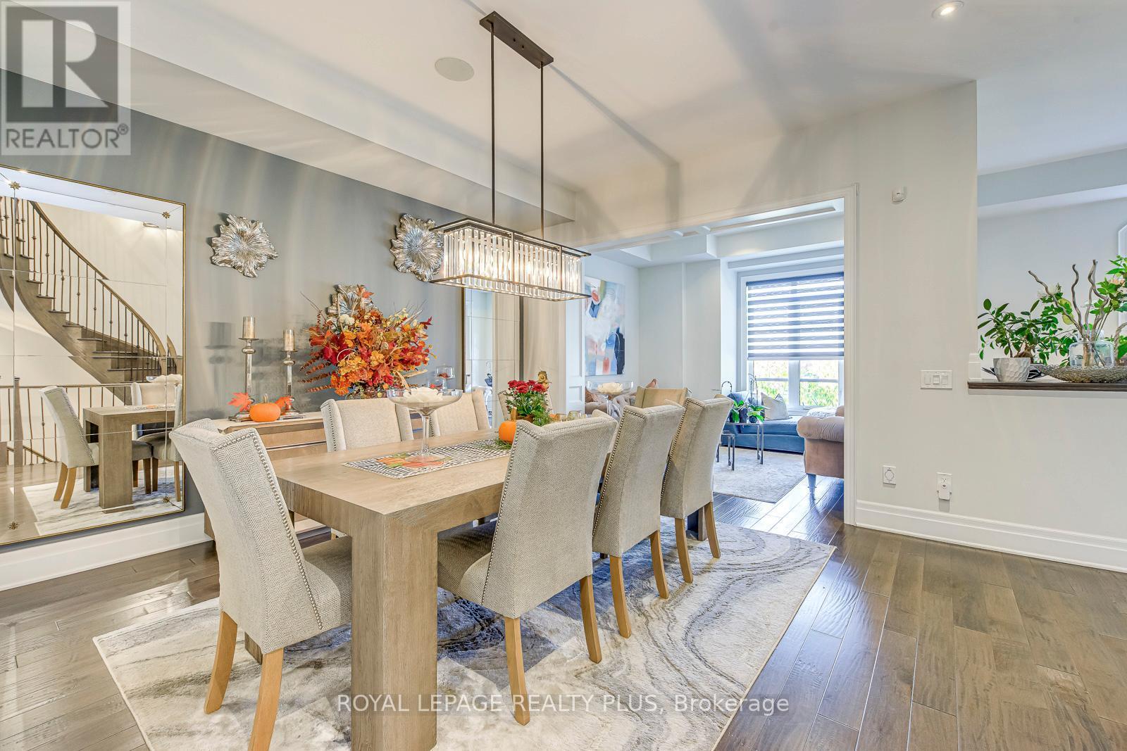 221 Hanover Street, Oakville, ON - Indoor Photo Showing Dining Room