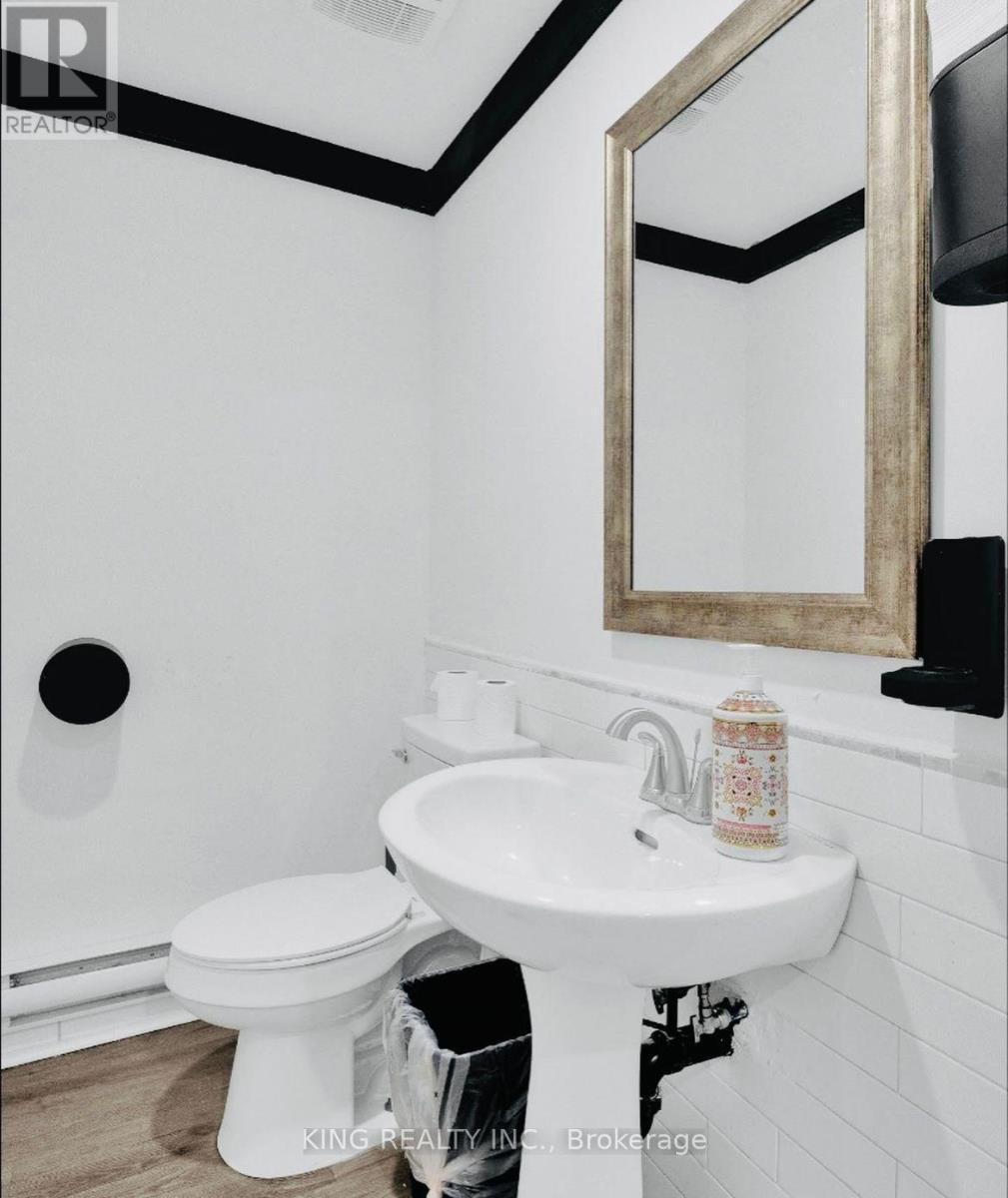 4781 Wyandotte Street E, Windsor, ON