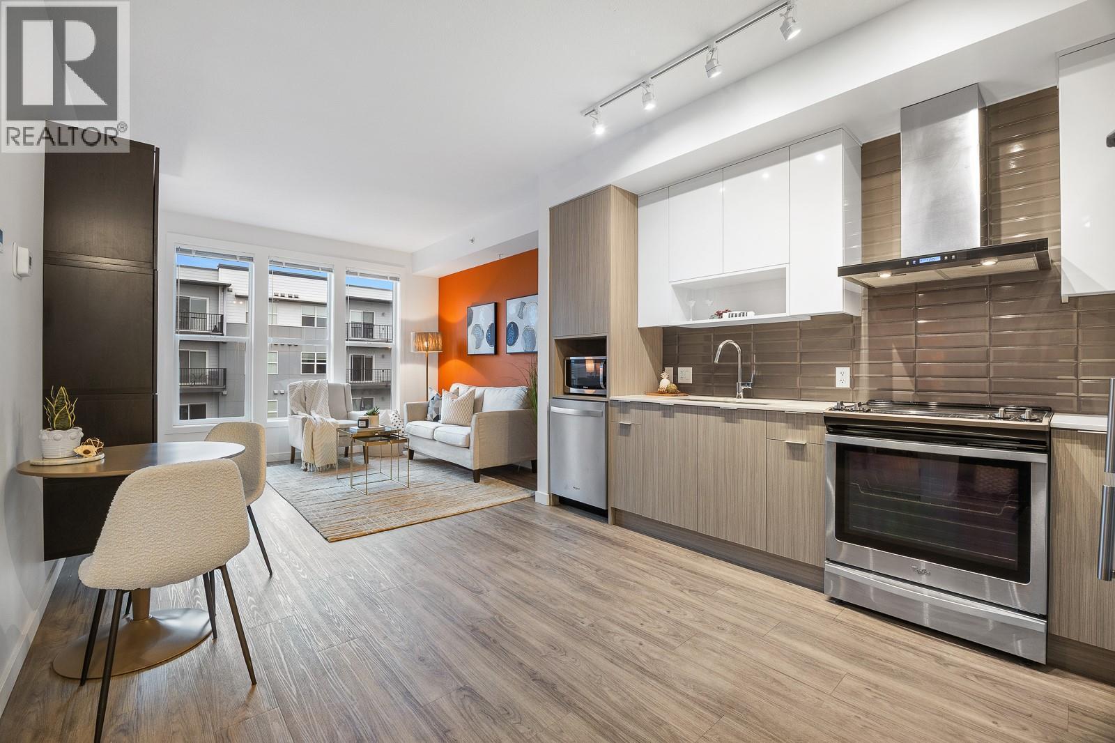 1775 Chapman Place Unit# Ph12, Kelowna, BC - Indoor Photo Showing Kitchen With Stainless Steel Kitchen