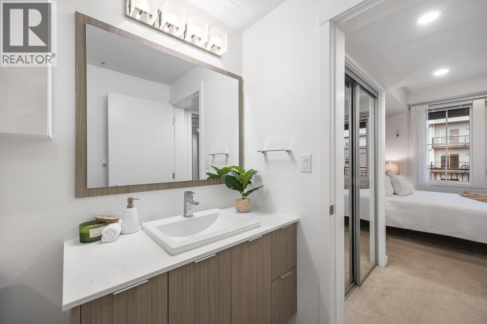 1775 Chapman Place Unit# Ph12, Kelowna, BC - Indoor Photo Showing Bathroom