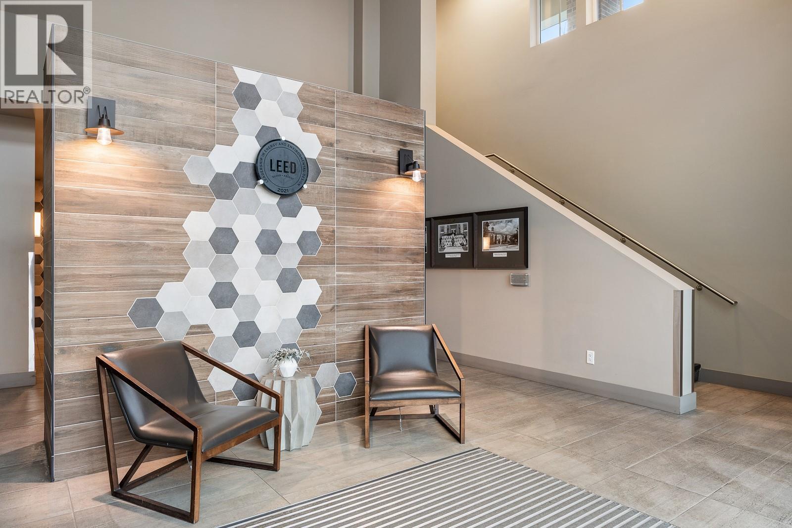 Welcoming lobby - 1775 Chapman Place Unit# Ph12, Kelowna, BC - Indoor Photo Showing Other Room