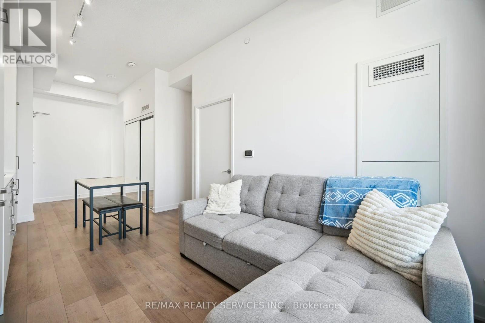 1007 - 60 Honeycrisp Crescent, Vaughan, ON - Indoor Photo Showing Other Room