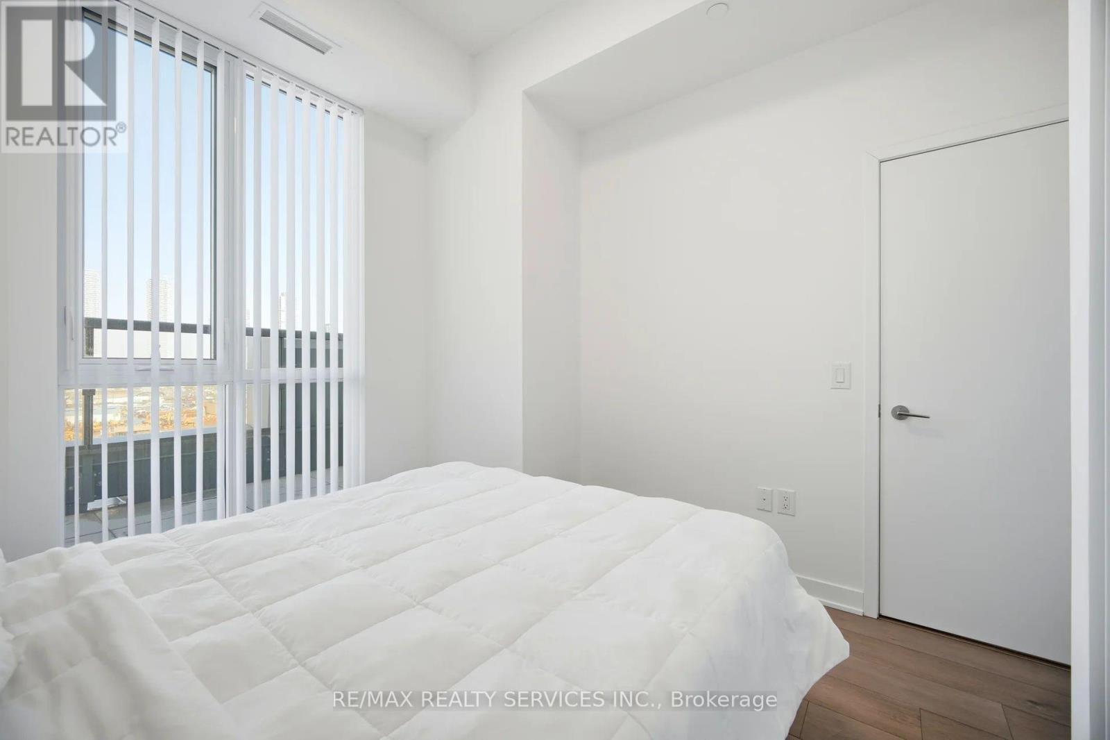 1007 - 60 Honeycrisp Crescent, Vaughan, ON - Indoor Photo Showing Bedroom