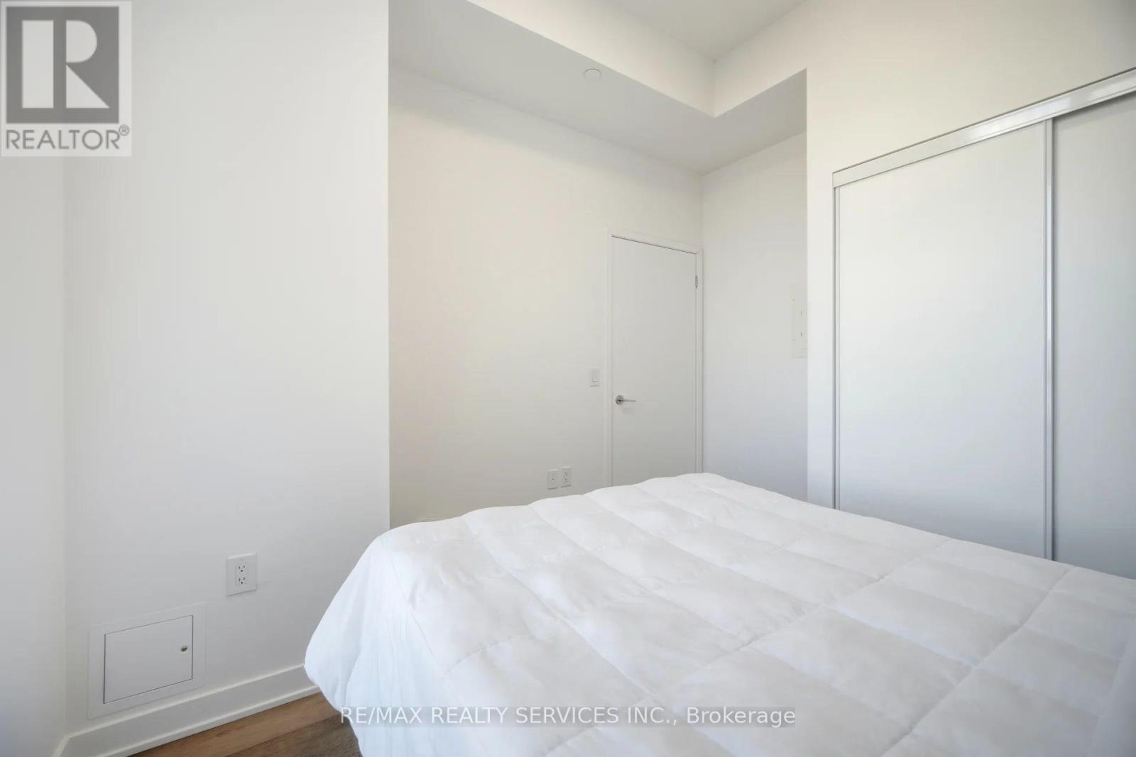 1007 - 60 Honeycrisp Crescent, Vaughan, ON - Indoor Photo Showing Bedroom